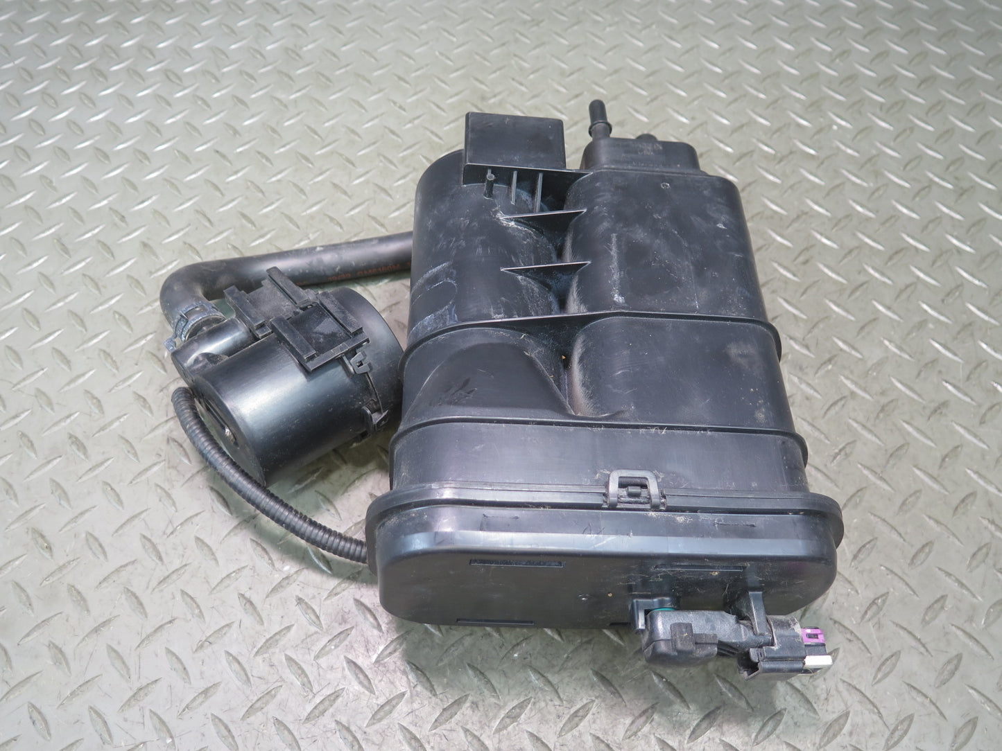 14-19 Chevrolet Corvette C7 Fuel Evap Vapor Charcoal Canister 20958878 OEM