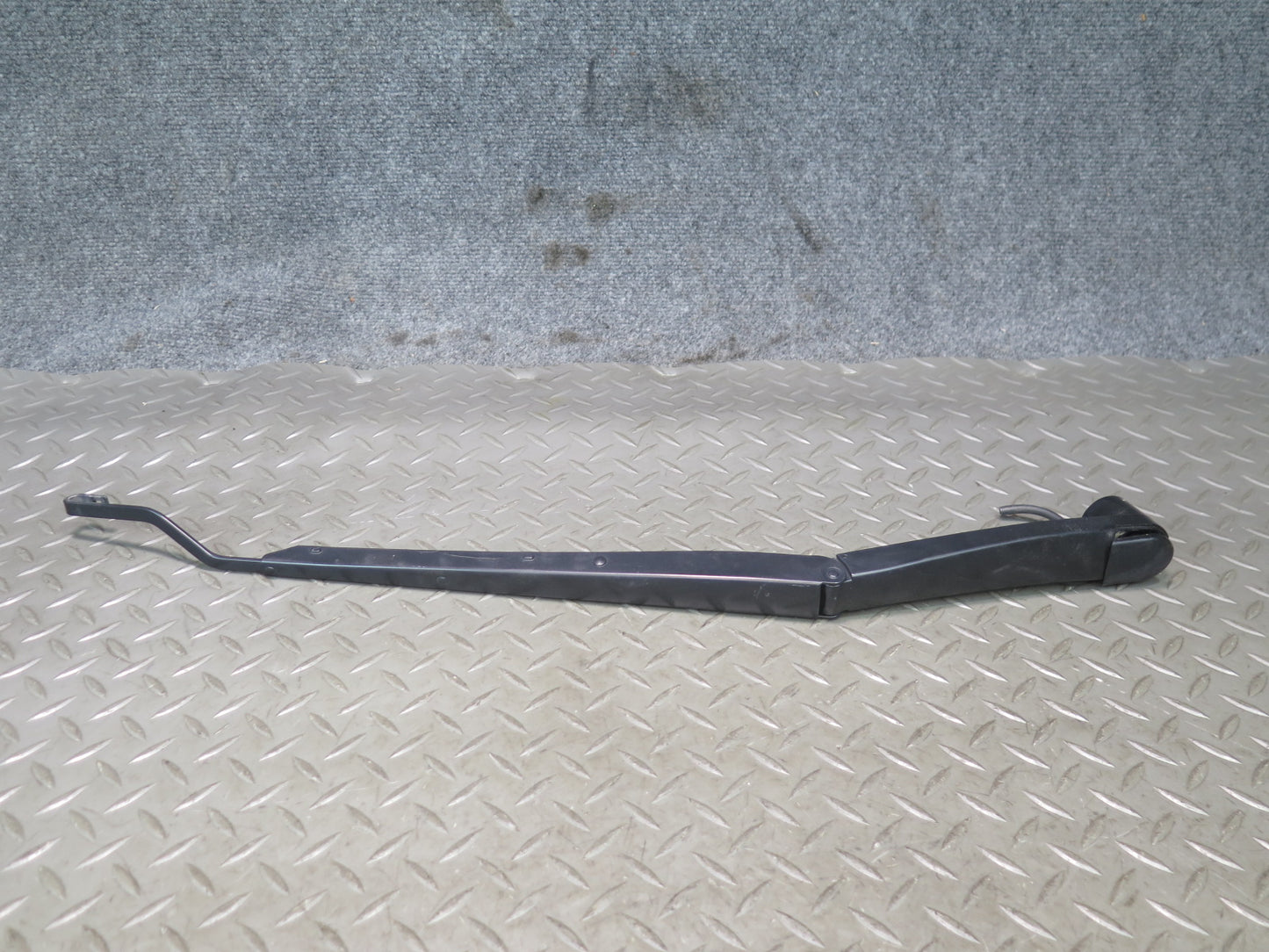 14-19 Chevrolet Corvette C7 Set of 2 Front Left & Right Windshield Wiper Arm OEM
