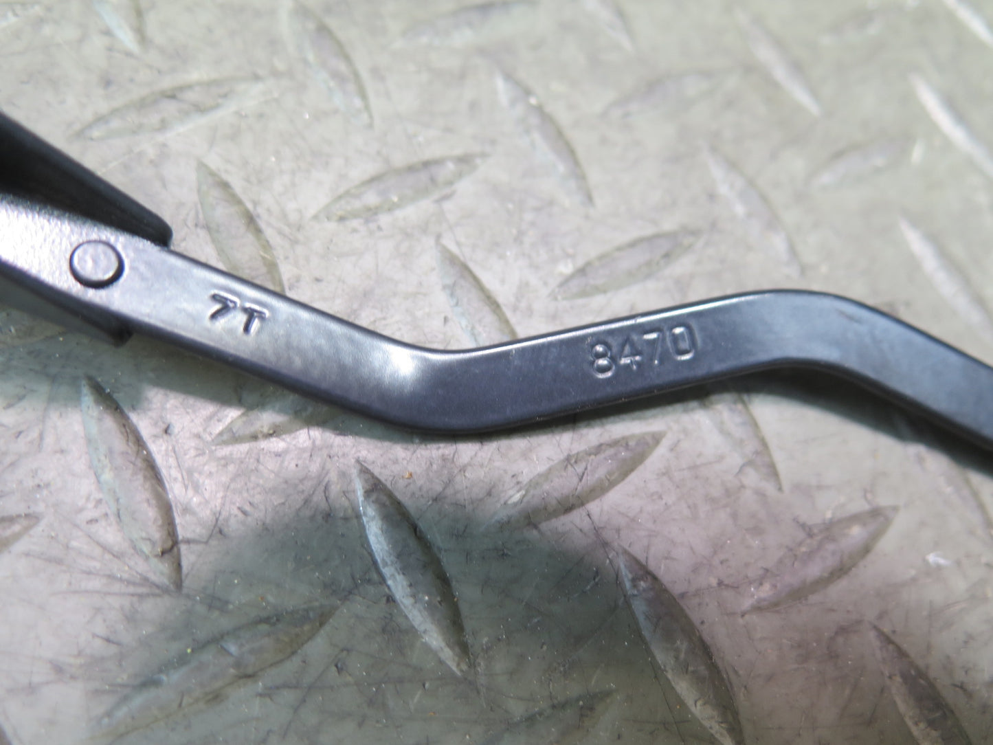 14-19 Chevrolet Corvette C7 Set of 2 Front Left & Right Windshield Wiper Arm OEM