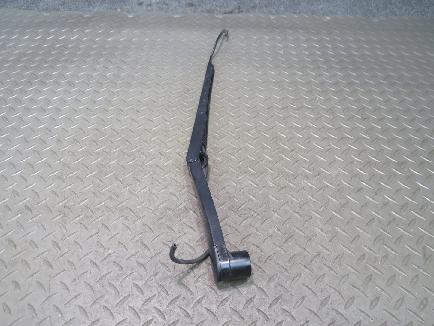 14-19 Chevrolet Corvette C7 Set of 2 Front Left & Right Windshield Wiper Arm OEM