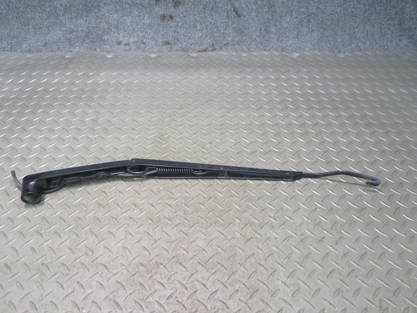 14-19 Chevrolet Corvette C7 Set of 2 Front Left & Right Windshield Wiper Arm OEM