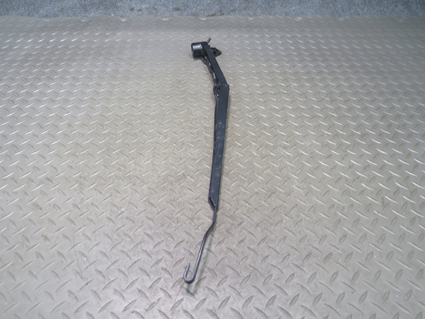 14-19 Chevrolet Corvette C7 Set of 2 Front Left & Right Windshield Wiper Arm OEM