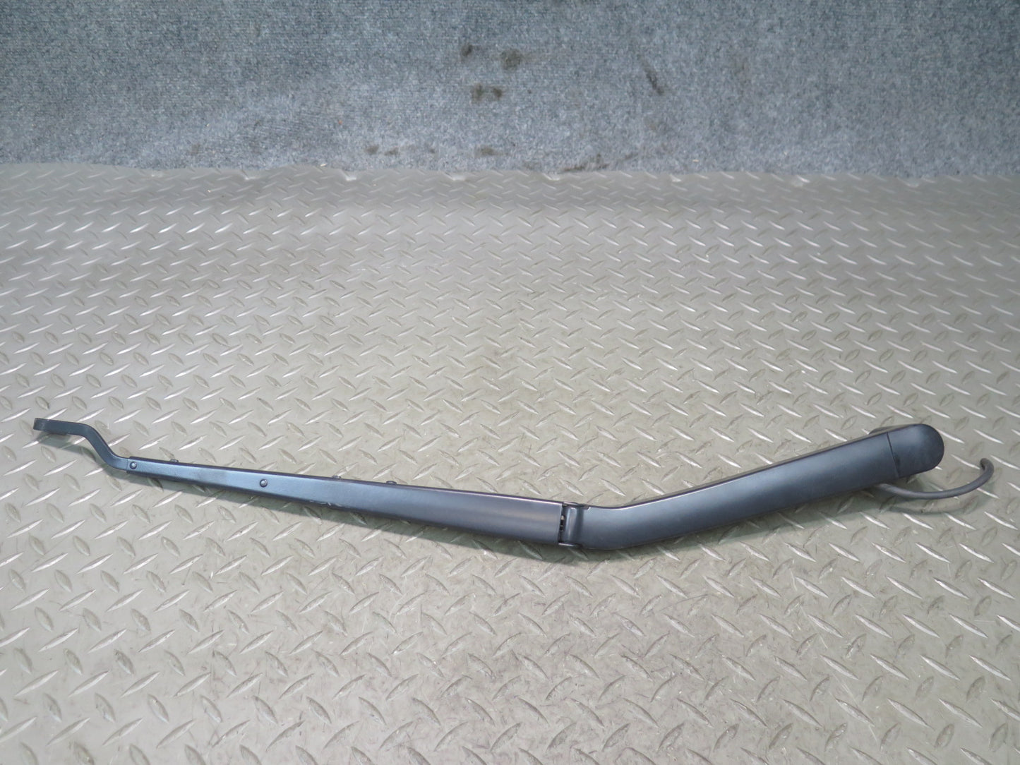 14-19 Chevrolet Corvette C7 Set of 2 Front Left & Right Windshield Wiper Arm OEM