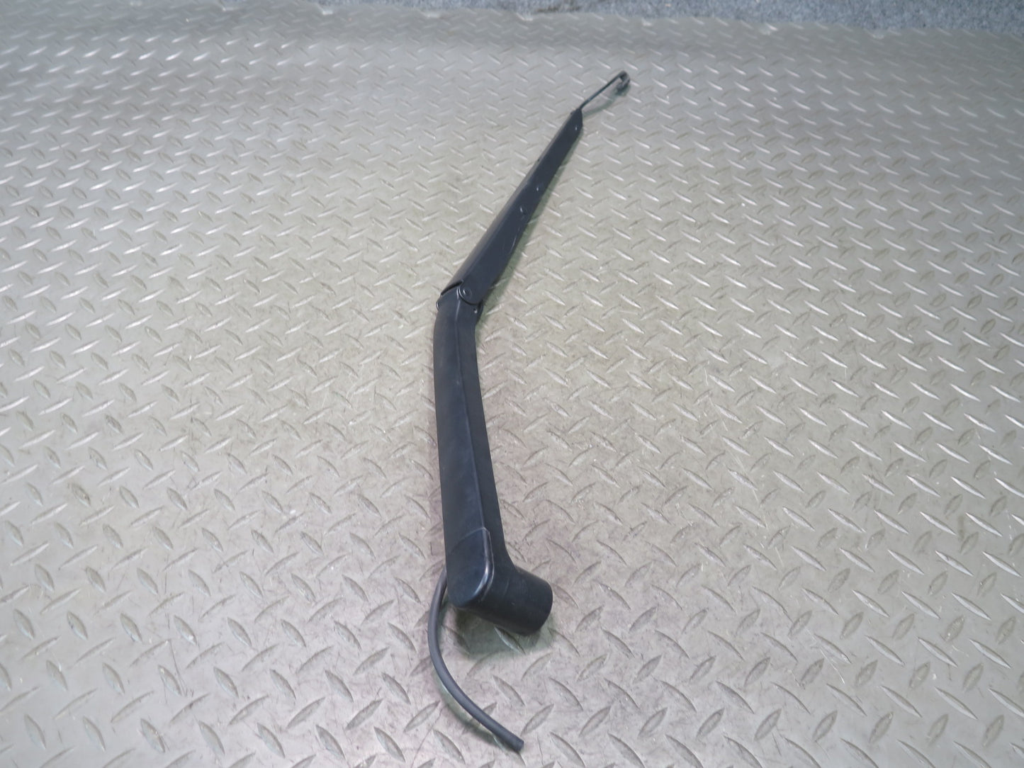 14-19 Chevrolet Corvette C7 Set of 2 Front Left & Right Windshield Wiper Arm OEM