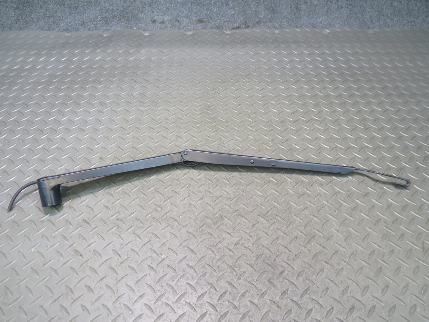 14-19 Chevrolet Corvette C7 Set of 2 Front Left & Right Windshield Wiper Arm OEM