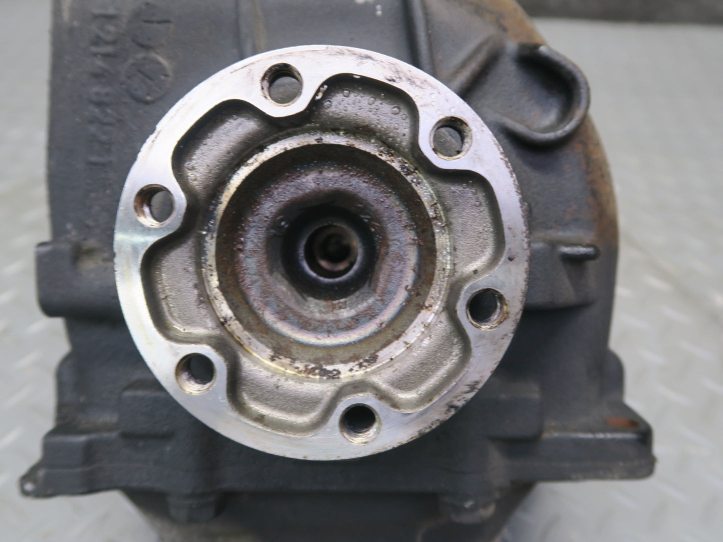 01-06 BMW E46 330i 330Ci A/T Rear Differential Carrier 3.38 Ratio 7505393 OEM
