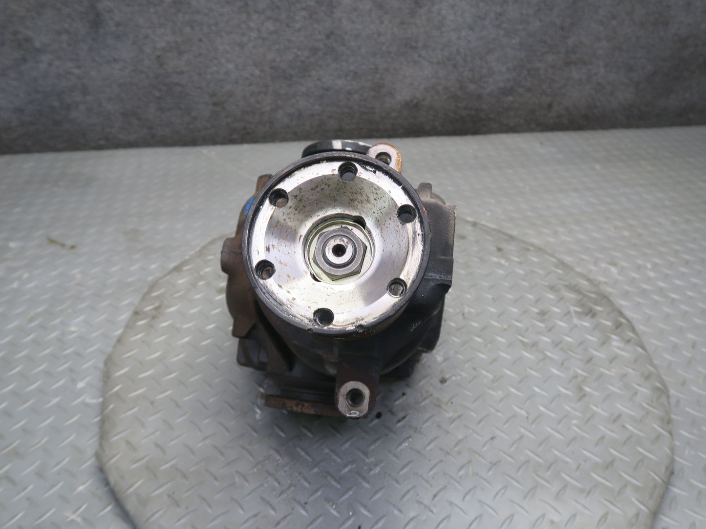 01-06 BMW E46 330i 330Ci A/T Rear Differential Carrier 3.38 Ratio 7505393 OEM