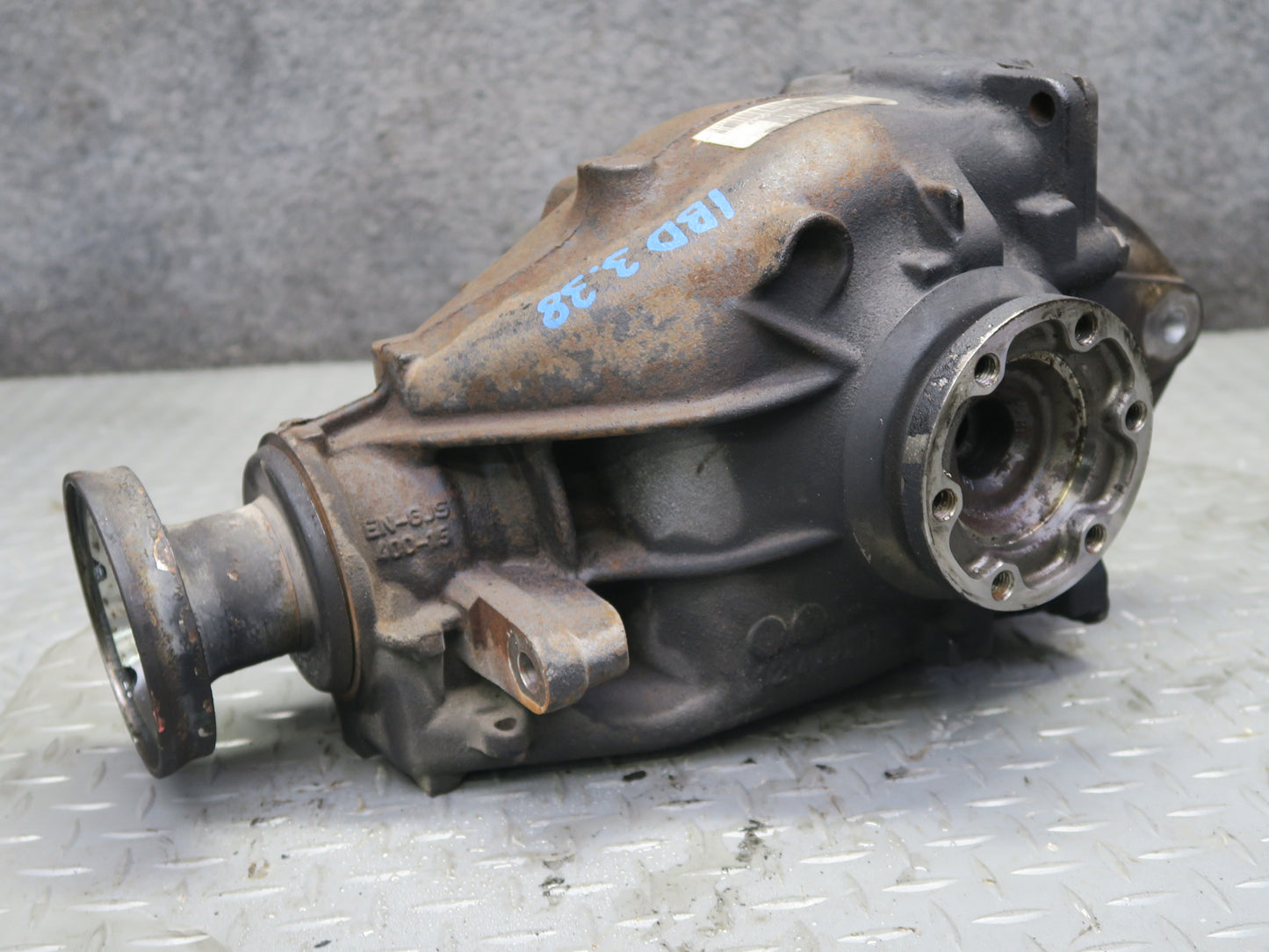01-06 BMW E46 330i 330Ci A/T Rear Differential Carrier 3.38 Ratio 7505393 OEM