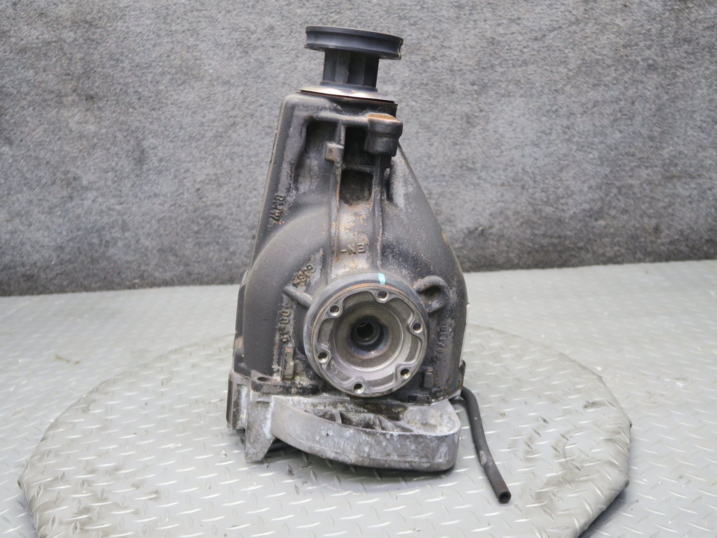 04-06 BMW E53 X5 4.8is Rear Axle Differential Carrier 3:91 Ratio 7529430 OEM