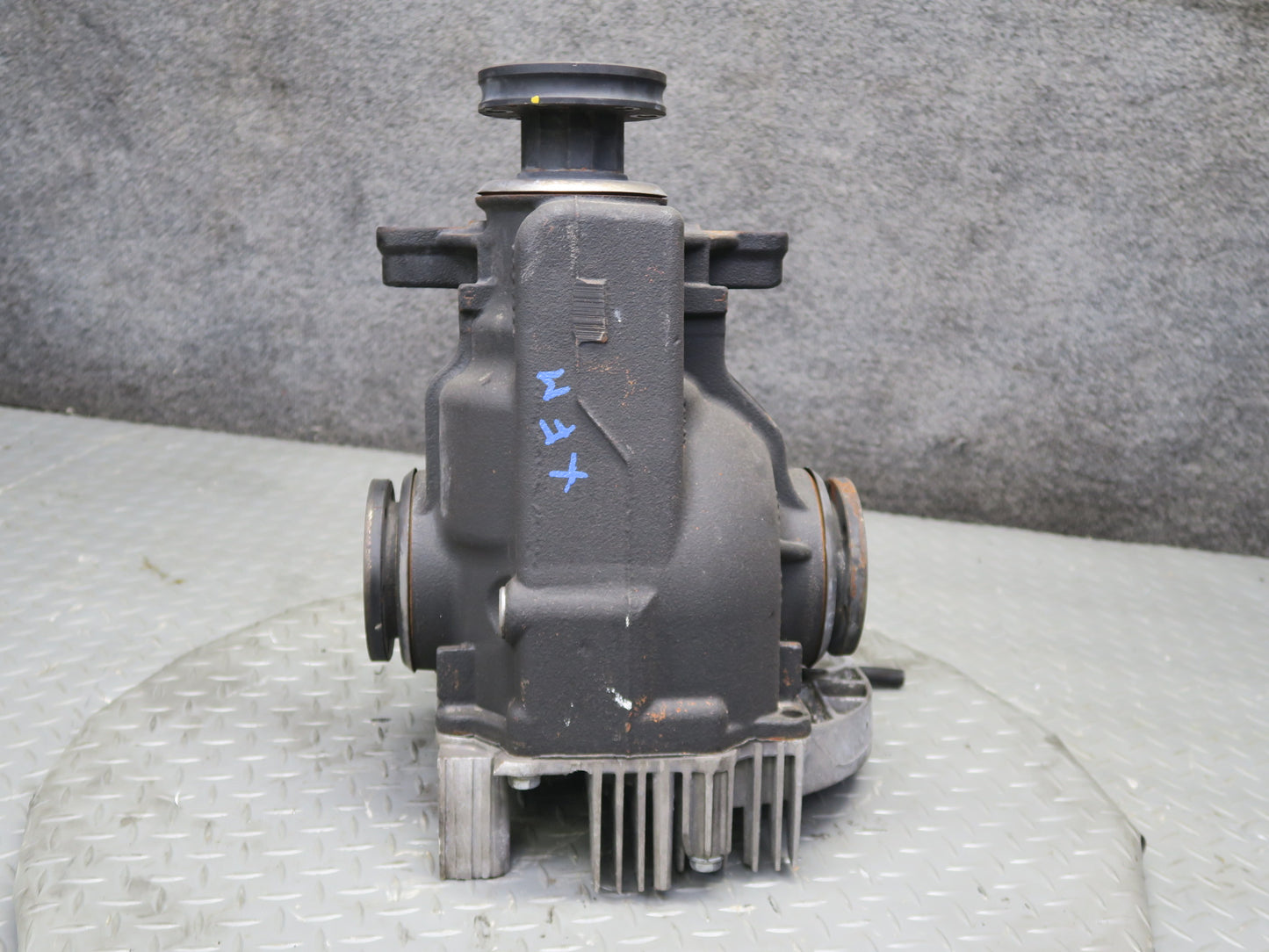 04-06 BMW E53 X5 4.8is Rear Axle Differential Carrier 3:91 Ratio 7529430 OEM