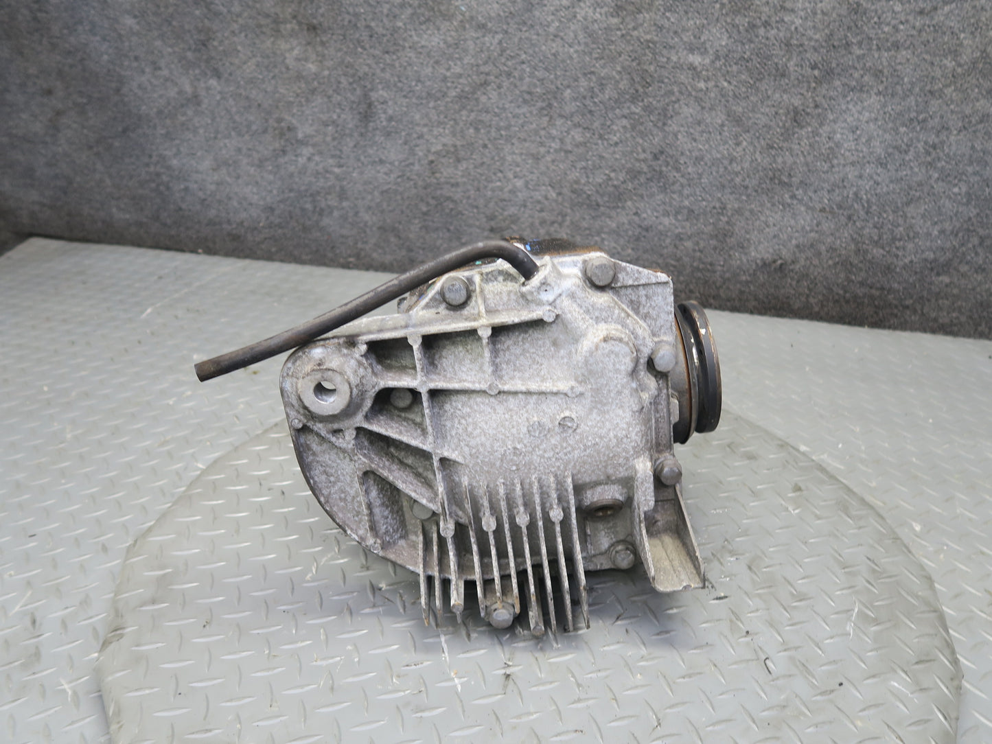 04-06 BMW E53 X5 4.8is Rear Axle Differential Carrier 3:91 Ratio 7529430 OEM