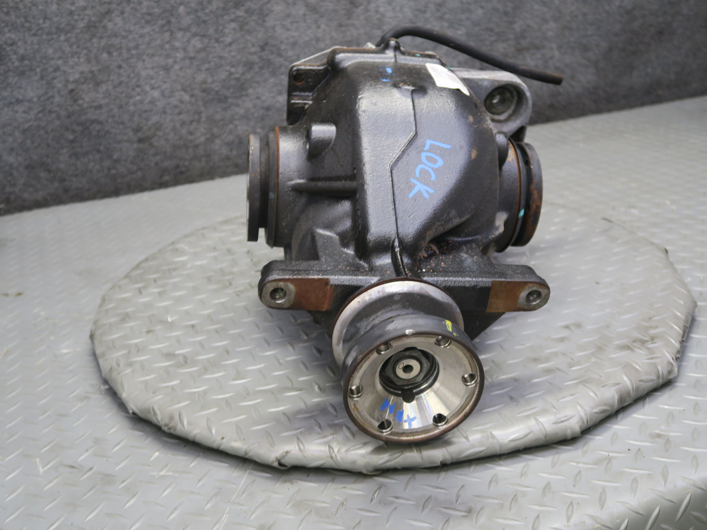 04-06 BMW E53 X5 4.8is Rear Axle Differential Carrier 3:91 Ratio 7529430 OEM