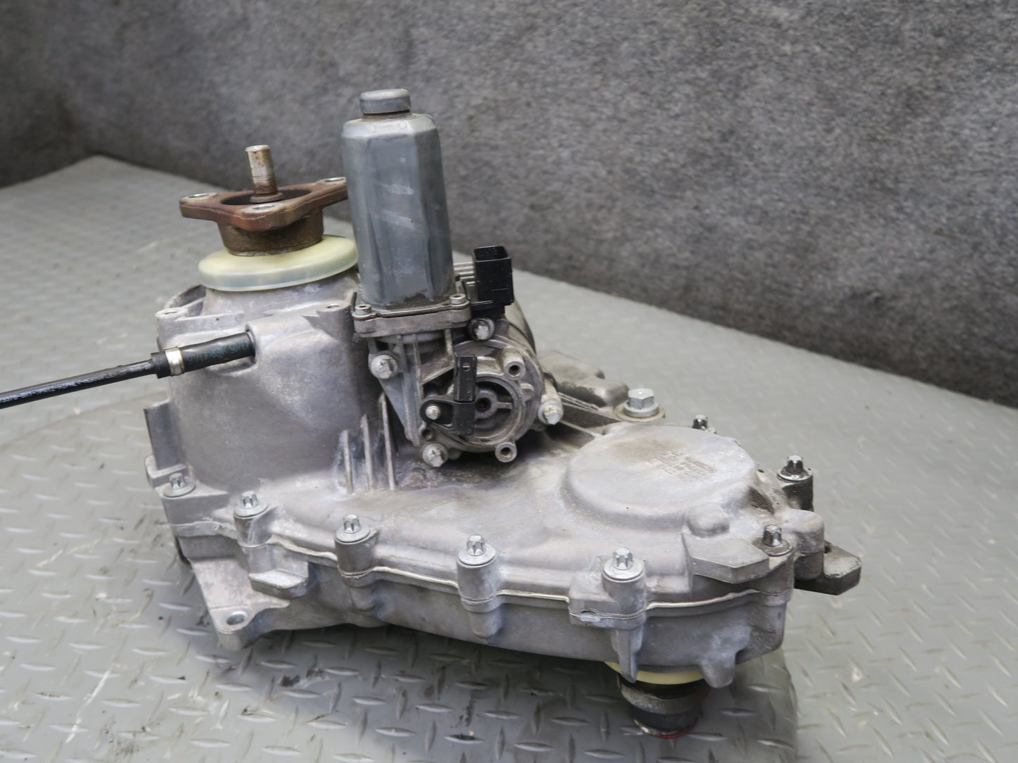 04-06 BMW E53 X5 AWD ATC500 Transfer Case Box Motor Assembly 7555295 OEM
