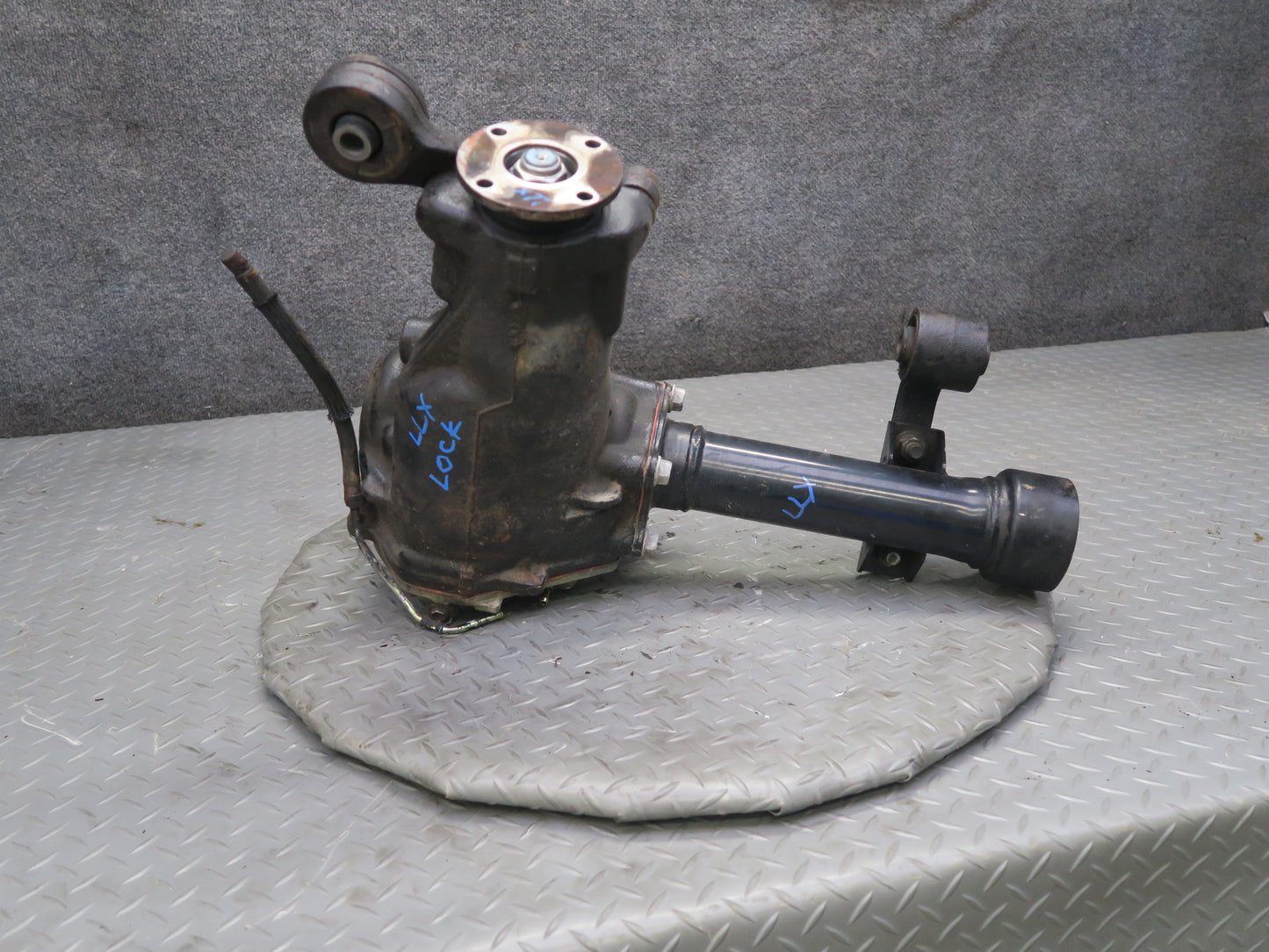 2003-2007 Lexus UZJ100L LX470 Front Differential Carrier 4.10 Ratio