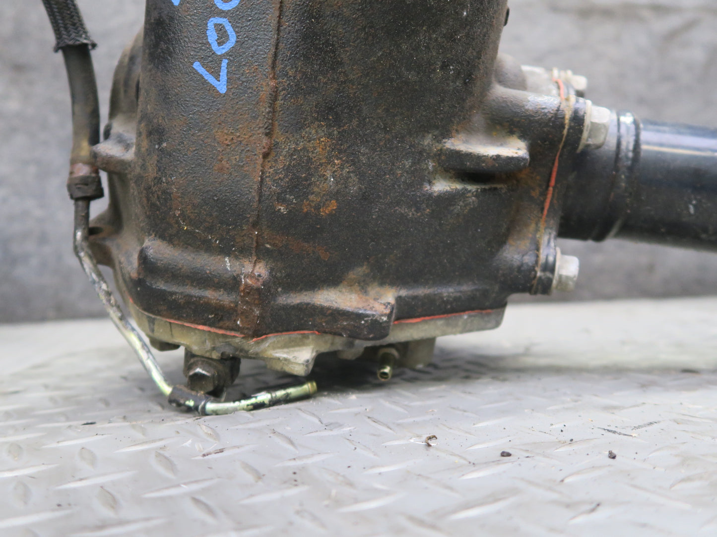 2003-2007 Lexus UZJ100L LX470 Front Differential Carrier 4.10 Ratio