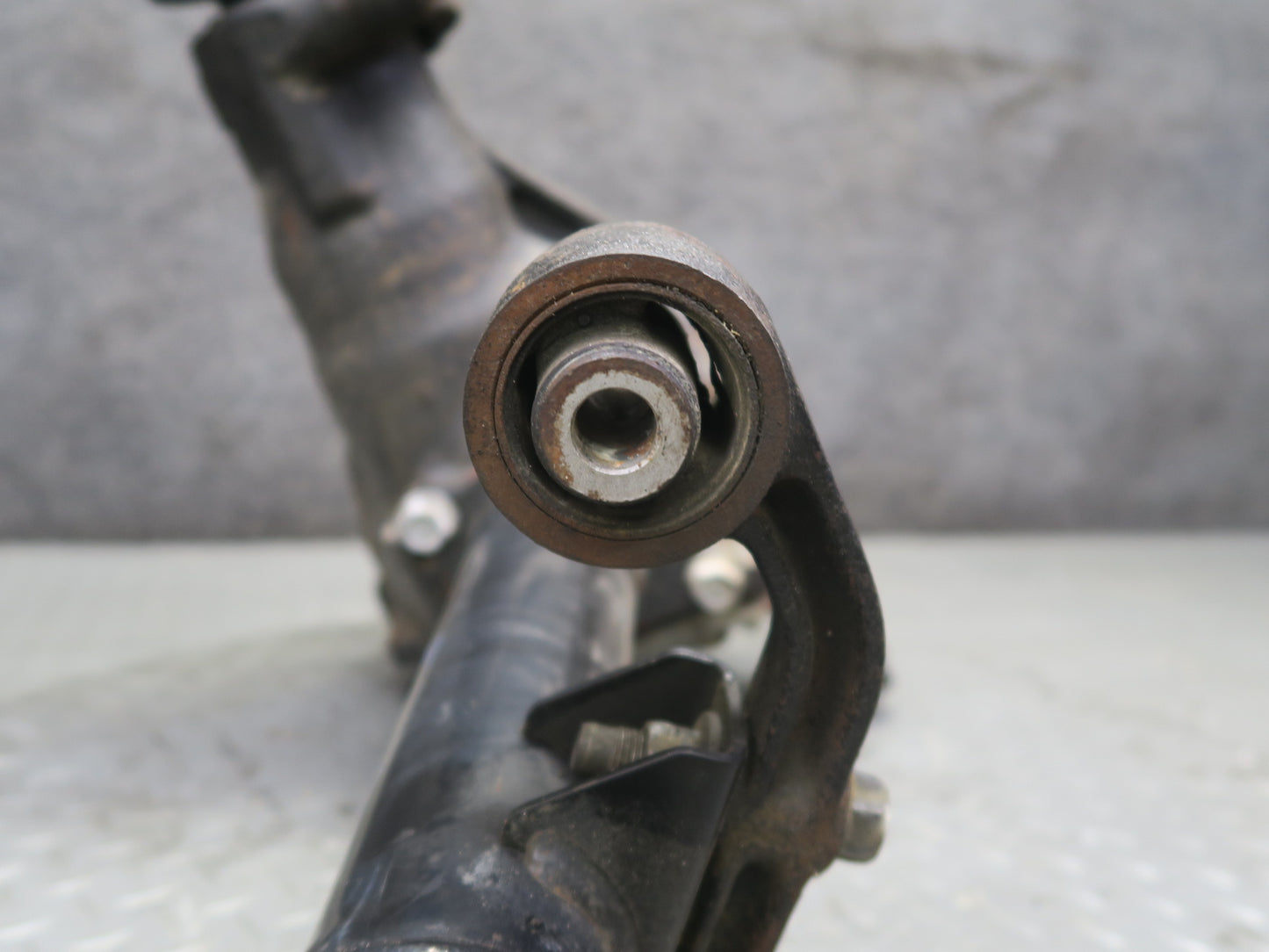 2003-2007 Lexus UZJ100L LX470 Front Differential Carrier 4.10 Ratio