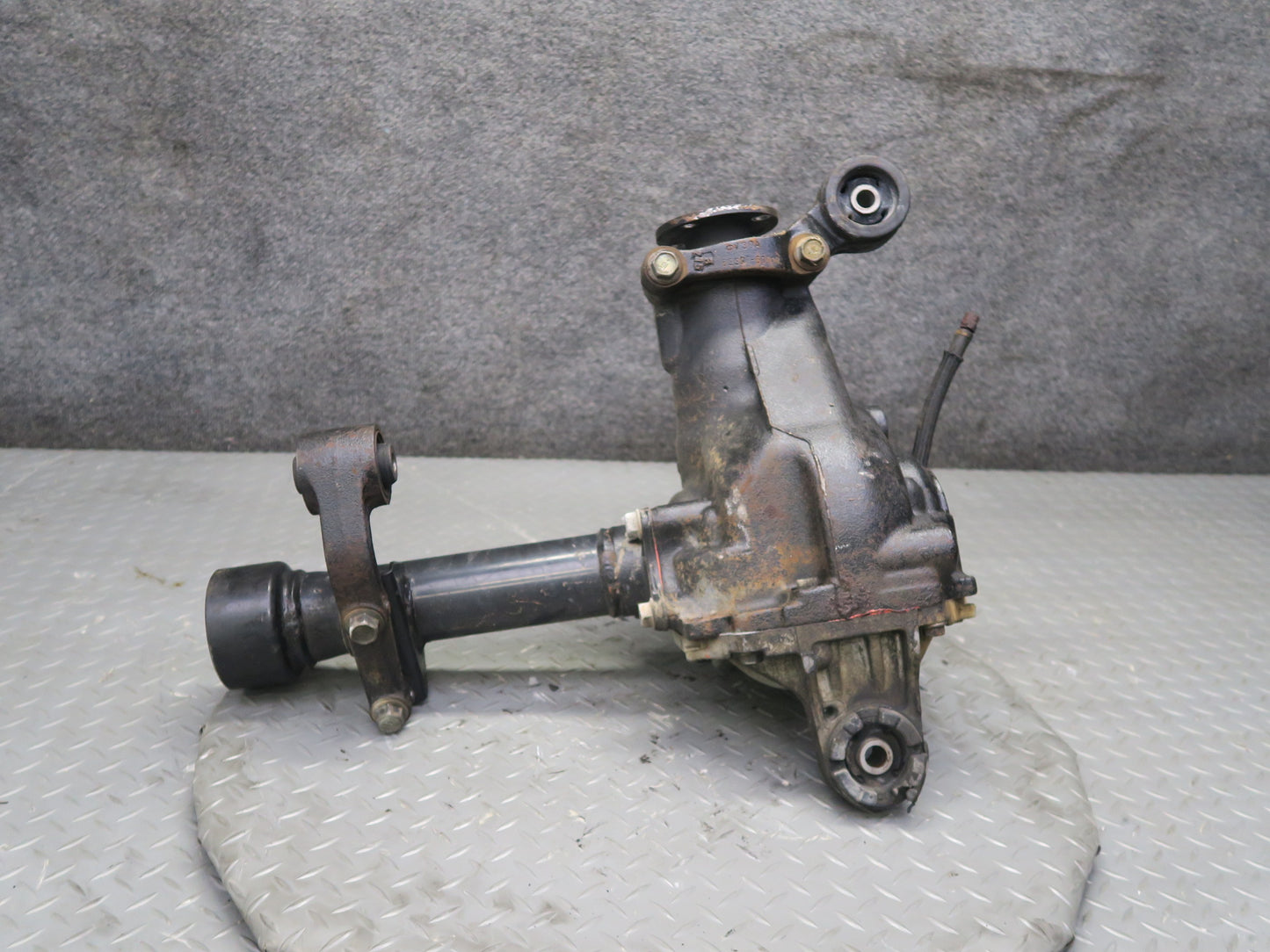 2003-2007 Lexus UZJ100L LX470 Front Differential Carrier 4.10 Ratio