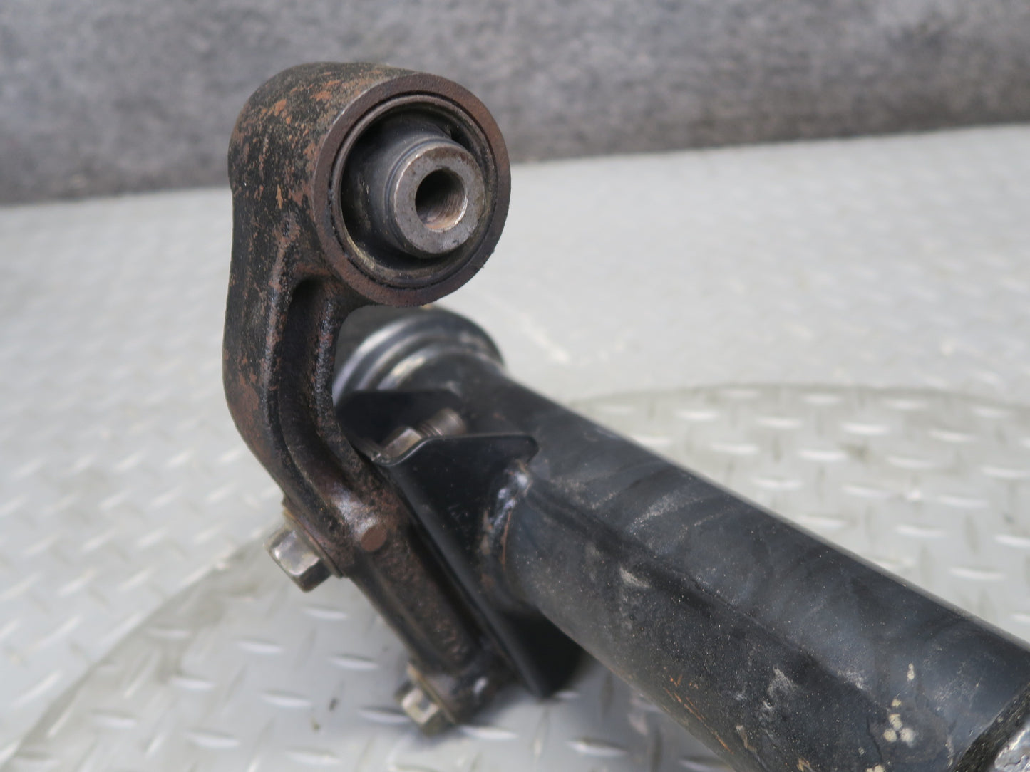 2003-2007 Lexus UZJ100L LX470 Front Differential Carrier 4.10 Ratio