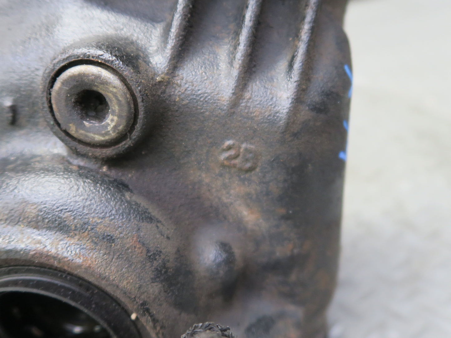 2003-2007 Lexus UZJ100L LX470 Front Differential Carrier 4.10 Ratio