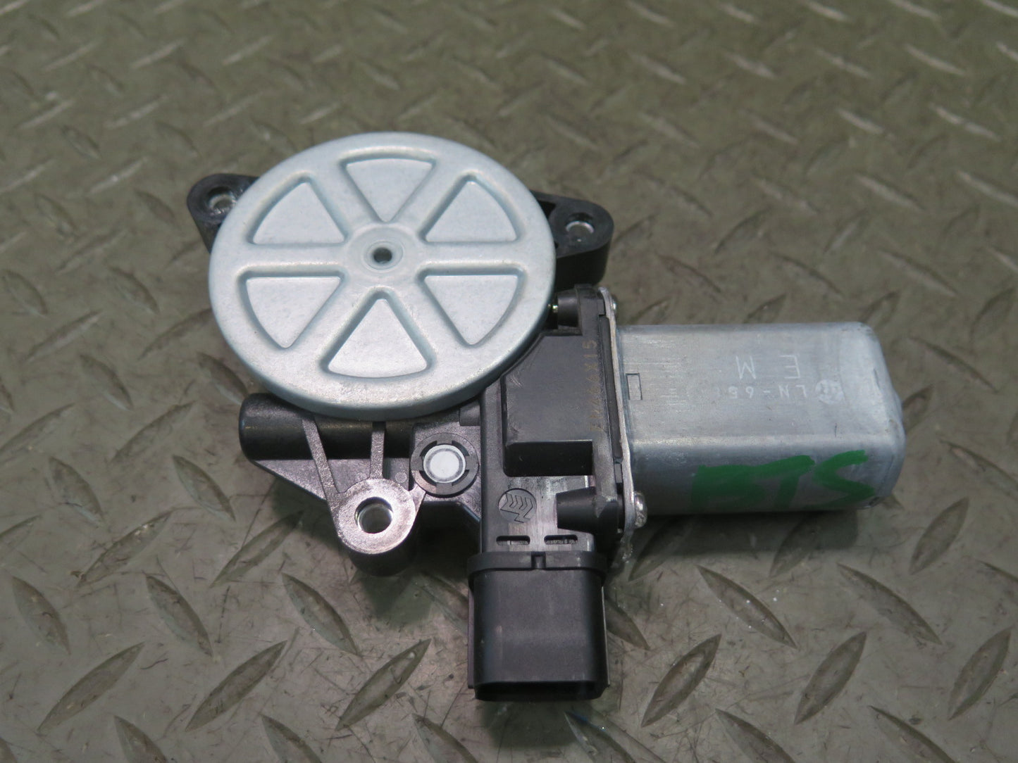 2016-2019 Tesla Model S 75D Sunroof Panoramic Drive Motor