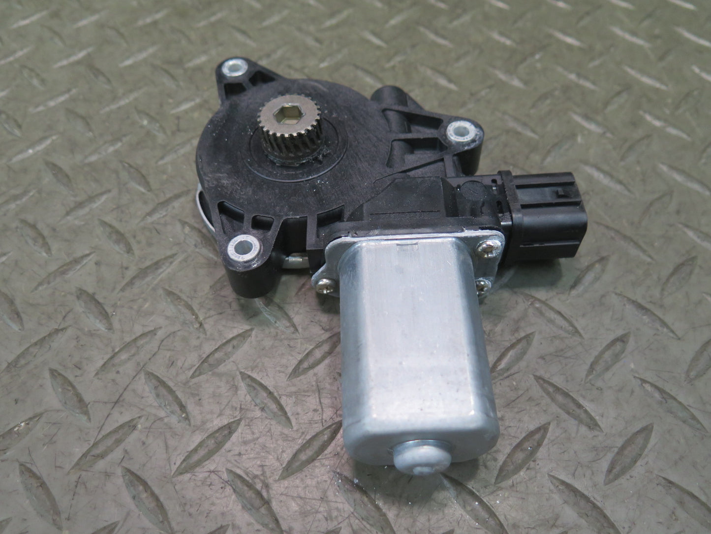 2016-2019 Tesla Model S 75D Sunroof Panoramic Drive Motor