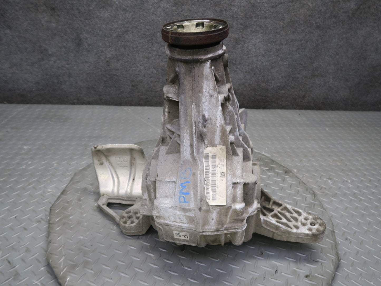2015-2017 Porsche Macan Turbo 3.6L AWD Rear Axle Differential Carrier 95B525015E