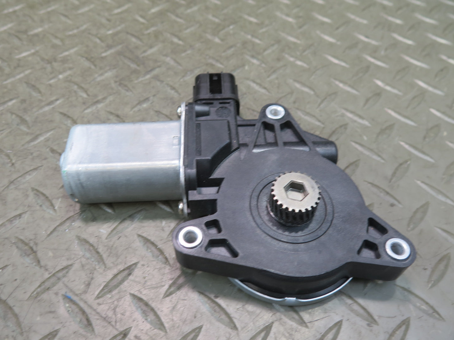 2016-2019 Tesla Model S 75D Sunroof Panoramic Roof Drive Motor