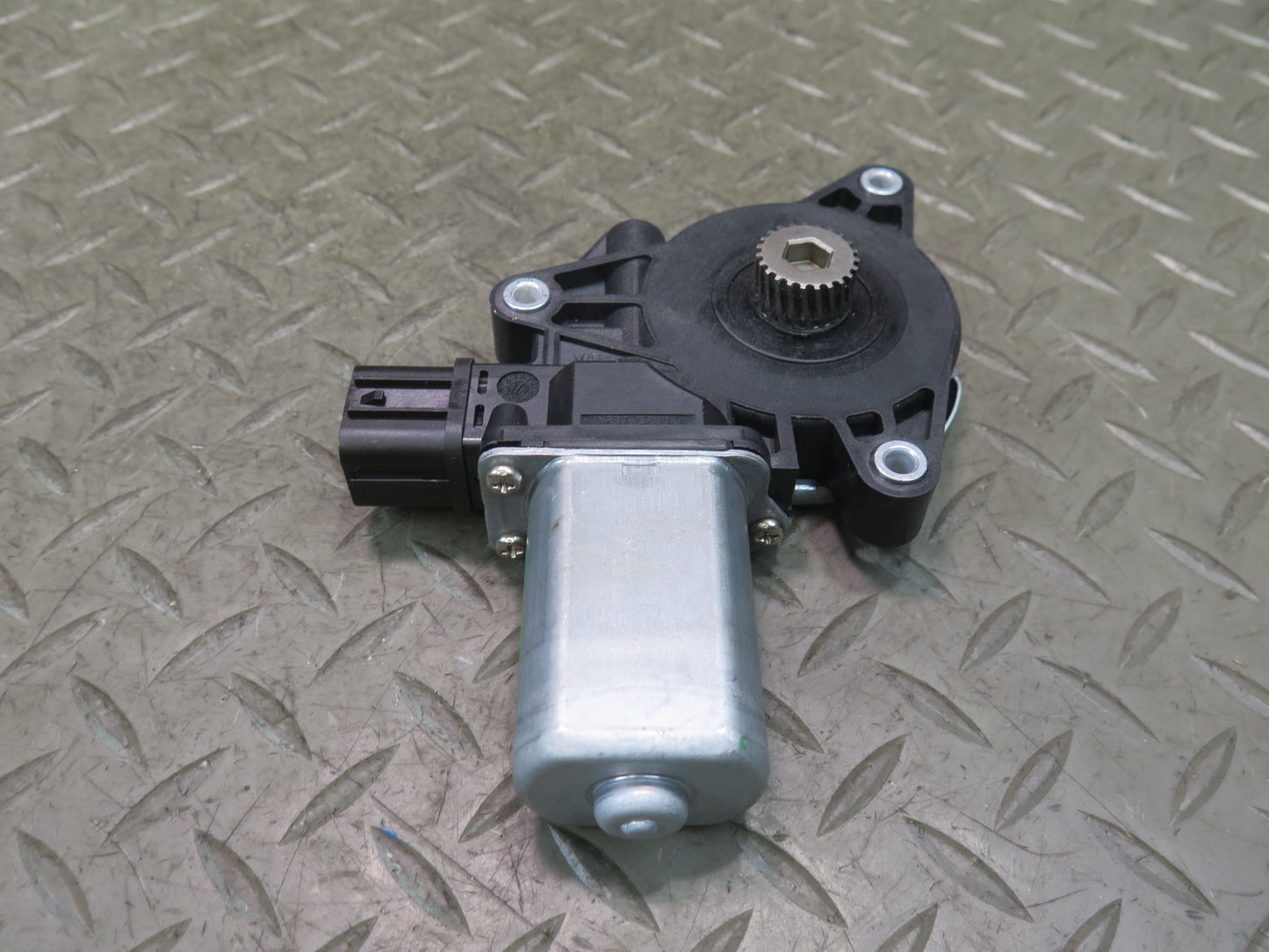 2016-2019 Tesla Model S 75D Sunroof Panoramic Roof Drive Motor
