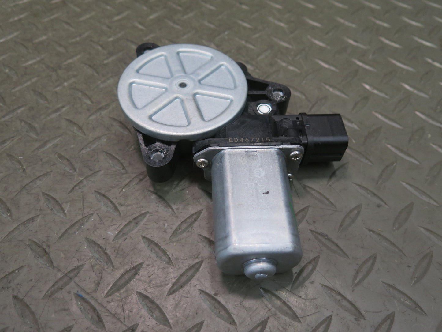 2016-2019 Tesla Model S 75D Sunroof Panoramic Roof Drive Motor