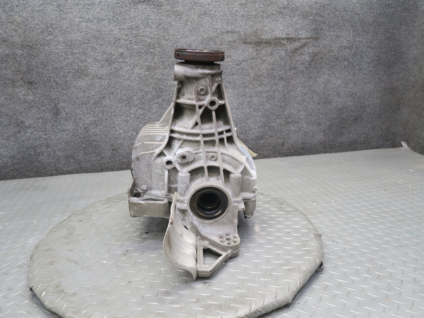 2015-2017 Porsche Macan Turbo 3.6L AWD Rear Axle Differential Carrier 95B525015E