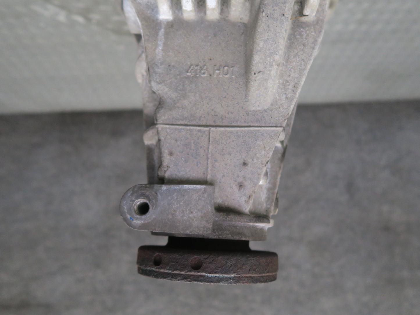 2015-2017 Porsche Macan Turbo 3.6L AWD Rear Axle Differential Carrier 95B525015E