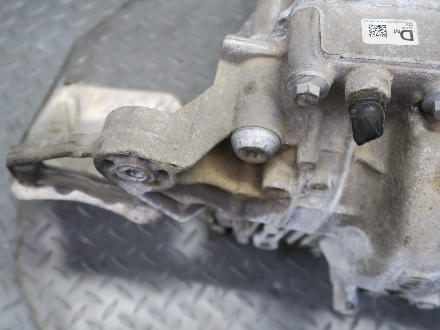 2015-2017 Porsche Macan Turbo 3.6L AWD Rear Axle Differential Carrier 95B525015E