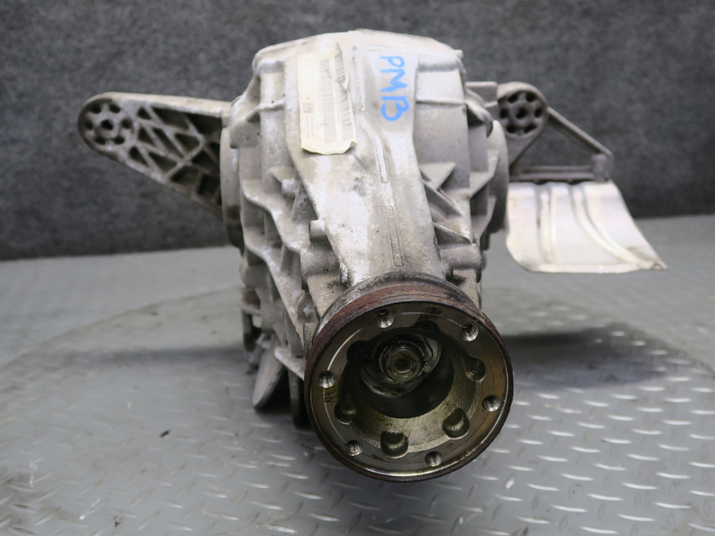 2015-2017 Porsche Macan Turbo 3.6L AWD Rear Axle Differential Carrier 95B525015E
