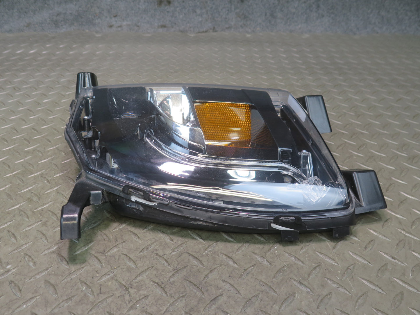2016-2019 Tesla Model S 75D Front Left Driver Side Fog Light Lamp