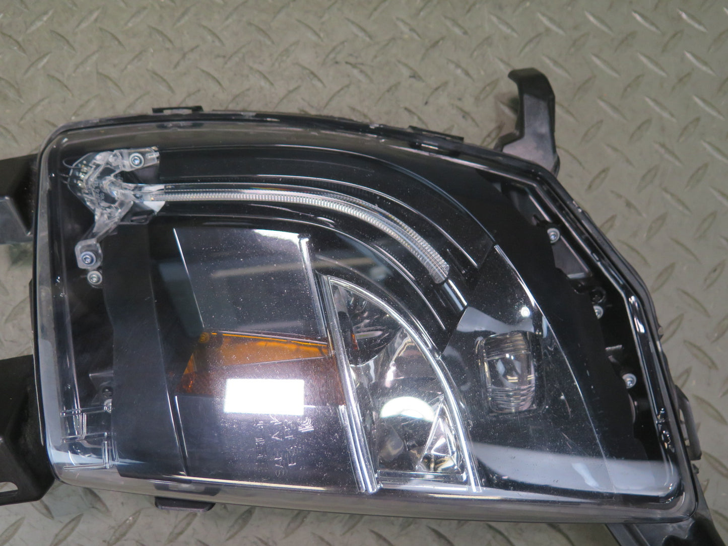 2016-2019 Tesla Model S 75D Front Left Driver Side Fog Light Lamp