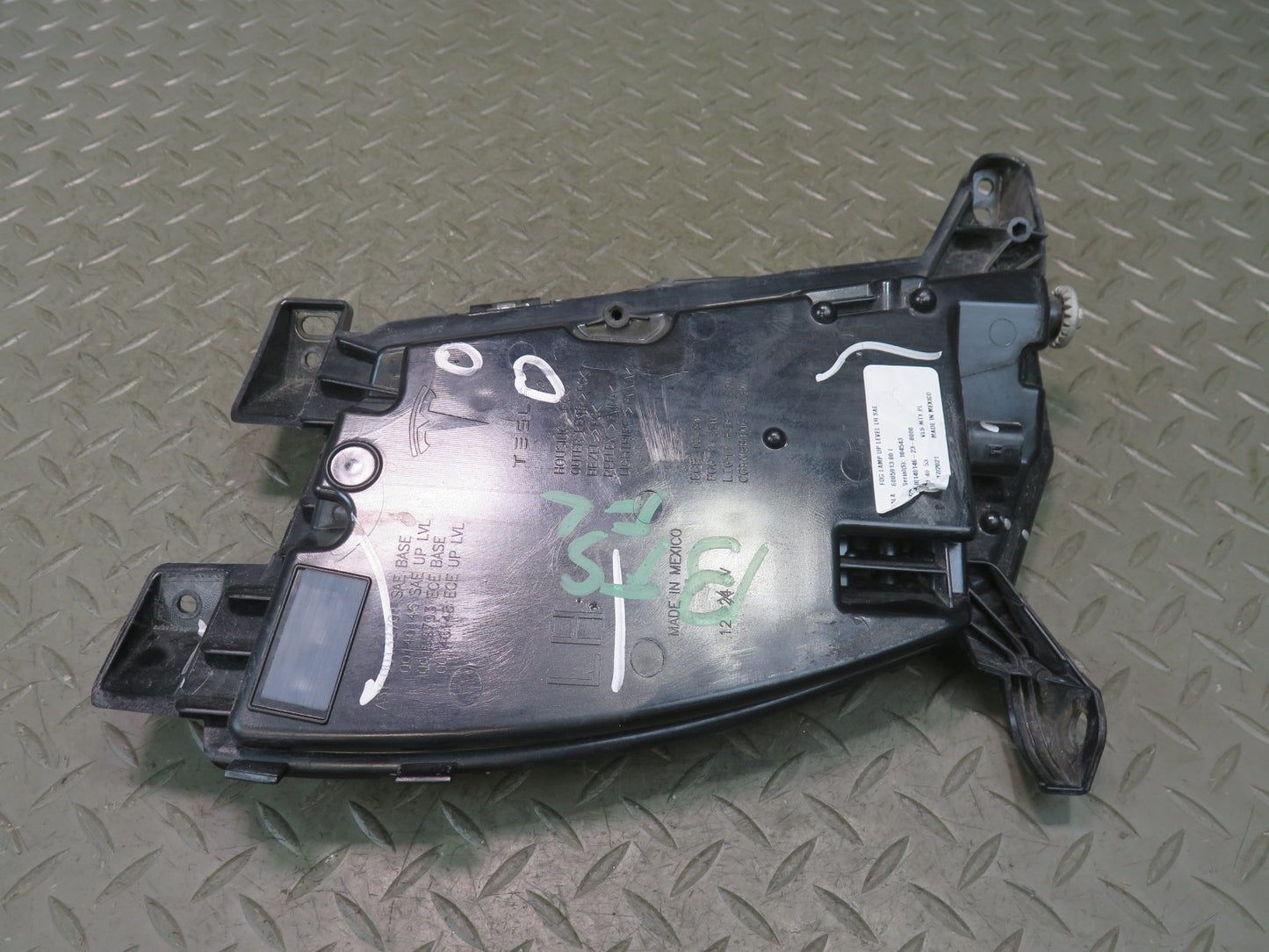 2016-2019 Tesla Model S 75D Front Left Driver Side Fog Light Lamp
