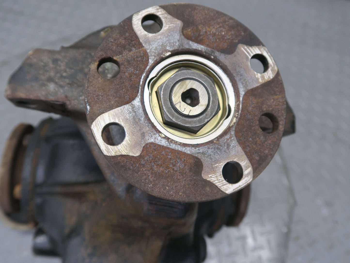 01-02 BMW E36/7 Z3 3.0L M54 A/T Rear Differential Carrier LSD 3.46 Ratio OEM