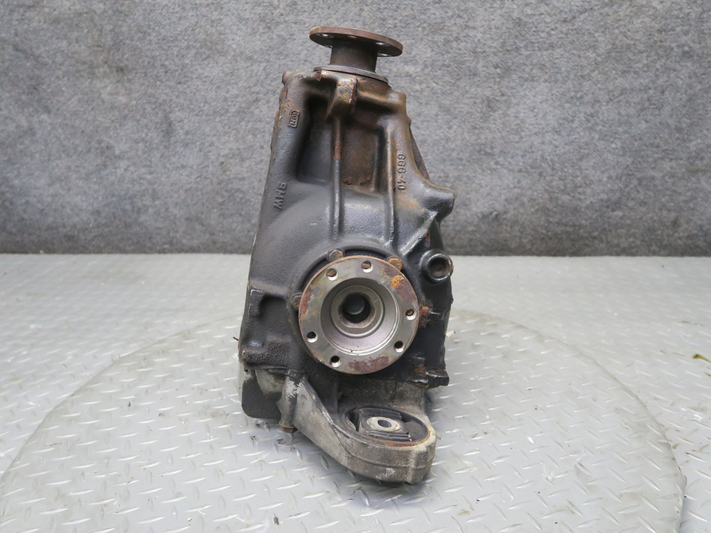 01-02 BMW E36/7 Z3 3.0L M54 A/T Rear Differential Carrier LSD 3.46 Ratio OEM