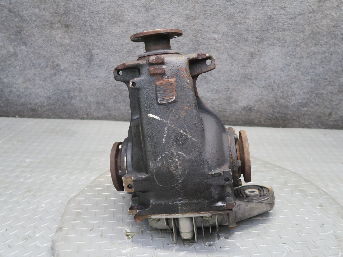 01-02 BMW E36/7 Z3 3.0L M54 A/T Rear Differential Carrier LSD 3.46 Ratio OEM
