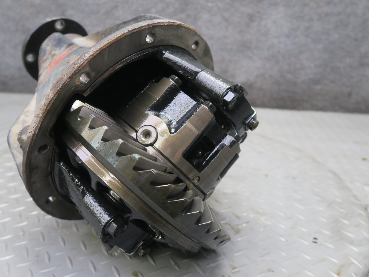 2003-2007 Lexus UZJ100L LX470 Rear Differential Axle Carrier 4.10 Ratio