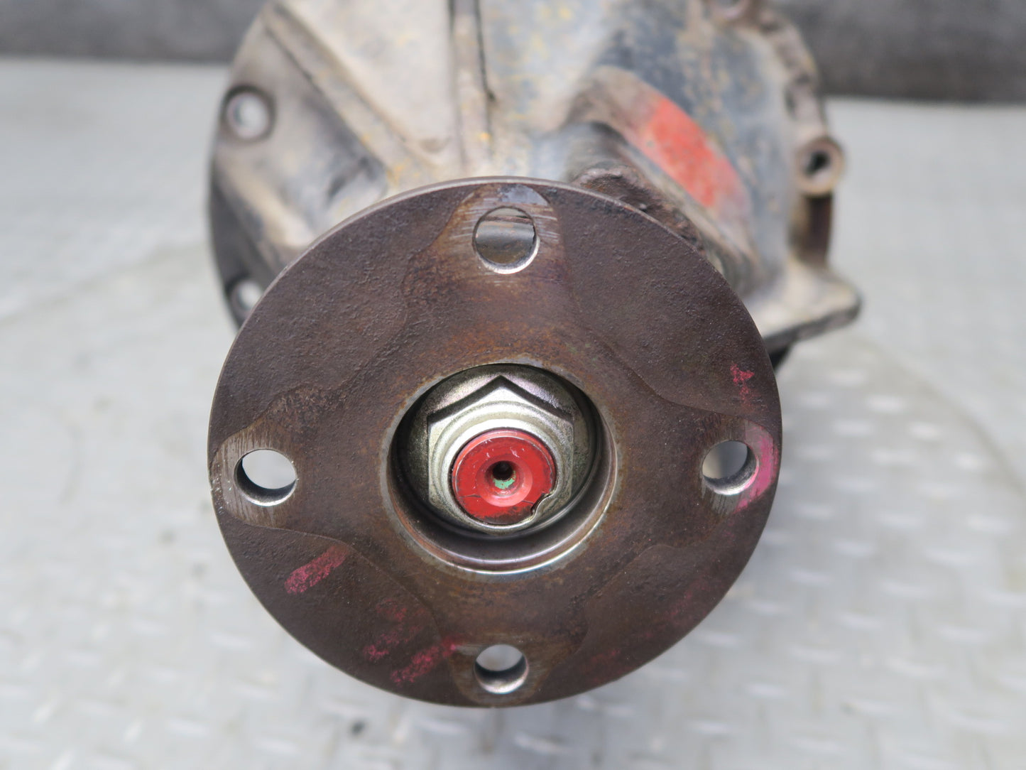 2003-2007 Lexus UZJ100L LX470 Rear Differential Axle Carrier 4.10 Ratio