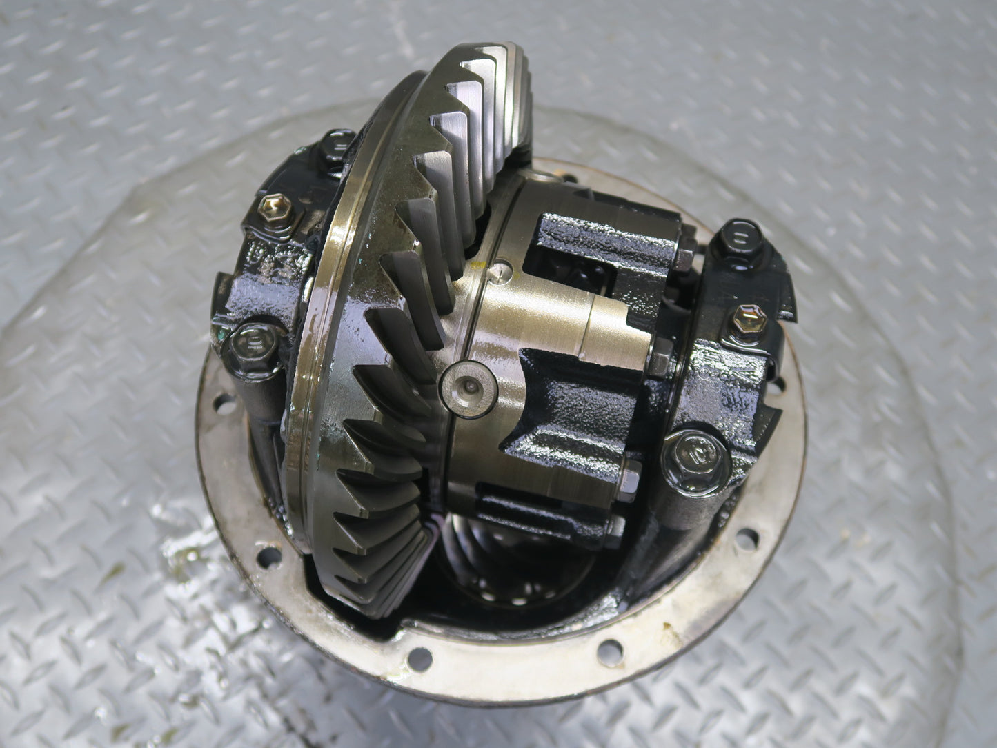 2003-2007 Lexus UZJ100L LX470 Rear Differential Axle Carrier 4.10 Ratio