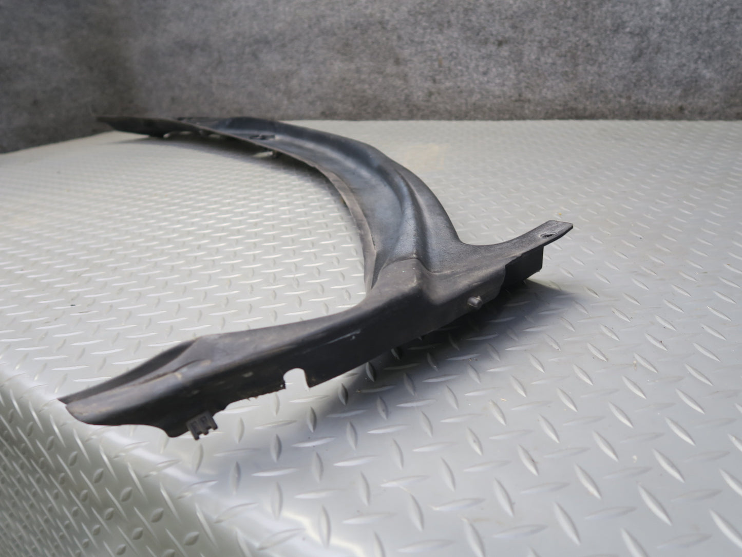 05-07 Chevrolet Corvette C6 Front Windshield Air Vent Cowl Trim Panel OEM