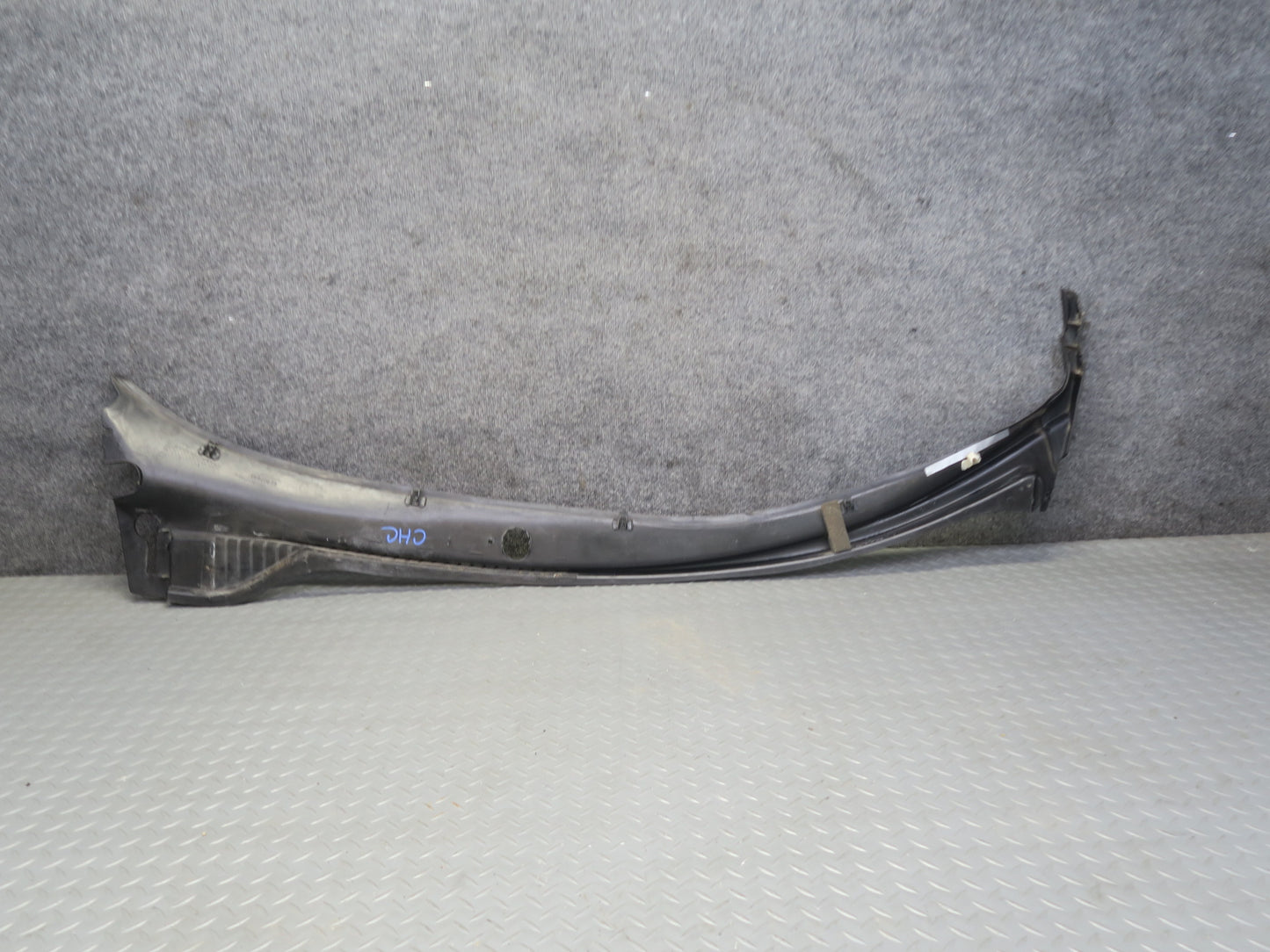 05-07 Chevrolet Corvette C6 Front Windshield Air Vent Cowl Trim Panel OEM
