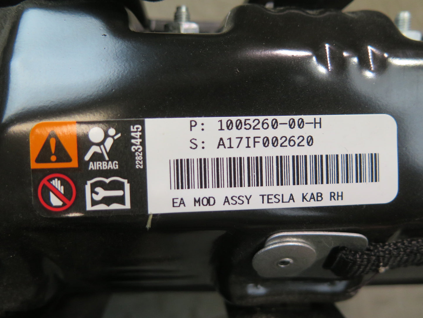 16-19 TESLA MODEL S 75D FRONT RIGHT KNEE SAFETY AIRBAG OEM