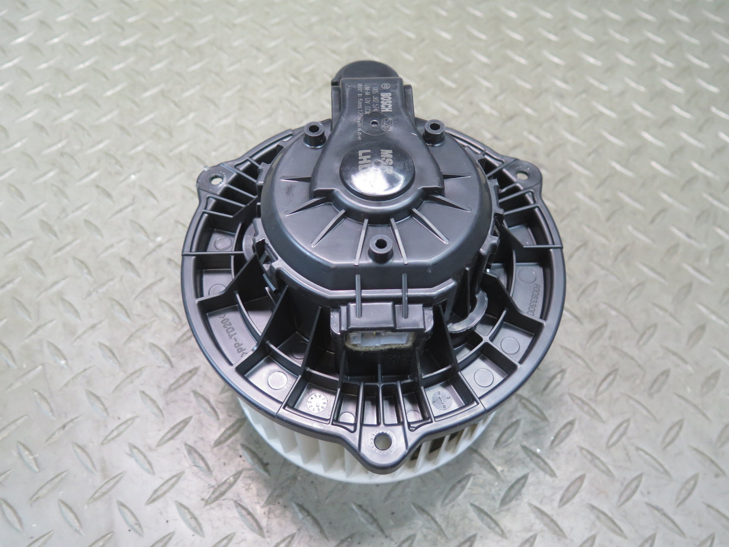 2016-2019 Tesla Model S 75D A/C Air Heater Blower Motor Fan