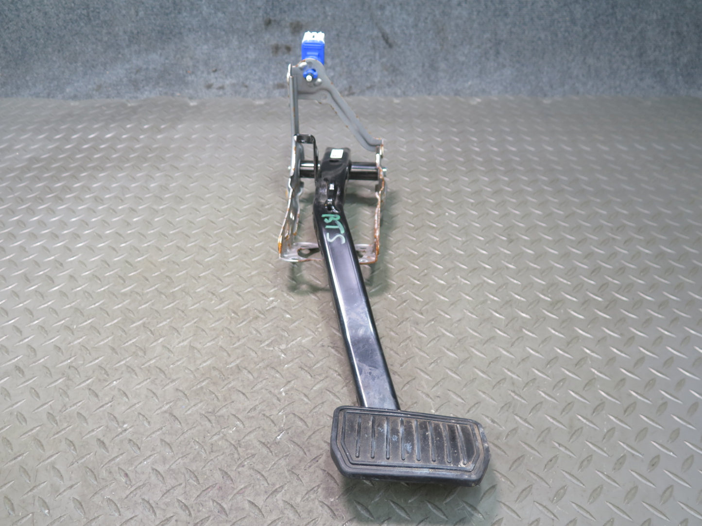 2016-2019 Tesla Model S 75D  Brake Stop Pedal Assembly W/ Bracket & Sensor