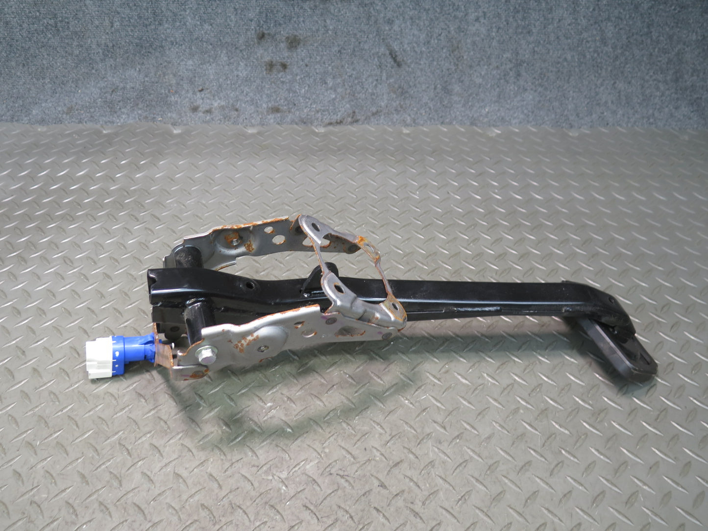 2016-2019 Tesla Model S 75D  Brake Stop Pedal Assembly W/ Bracket & Sensor
