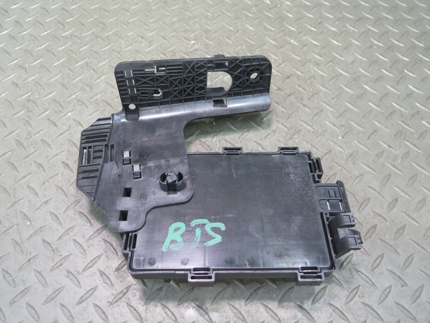 2016-2019 Tesla Model S 75D Front Cabin Fuse Relay Junction Box Module