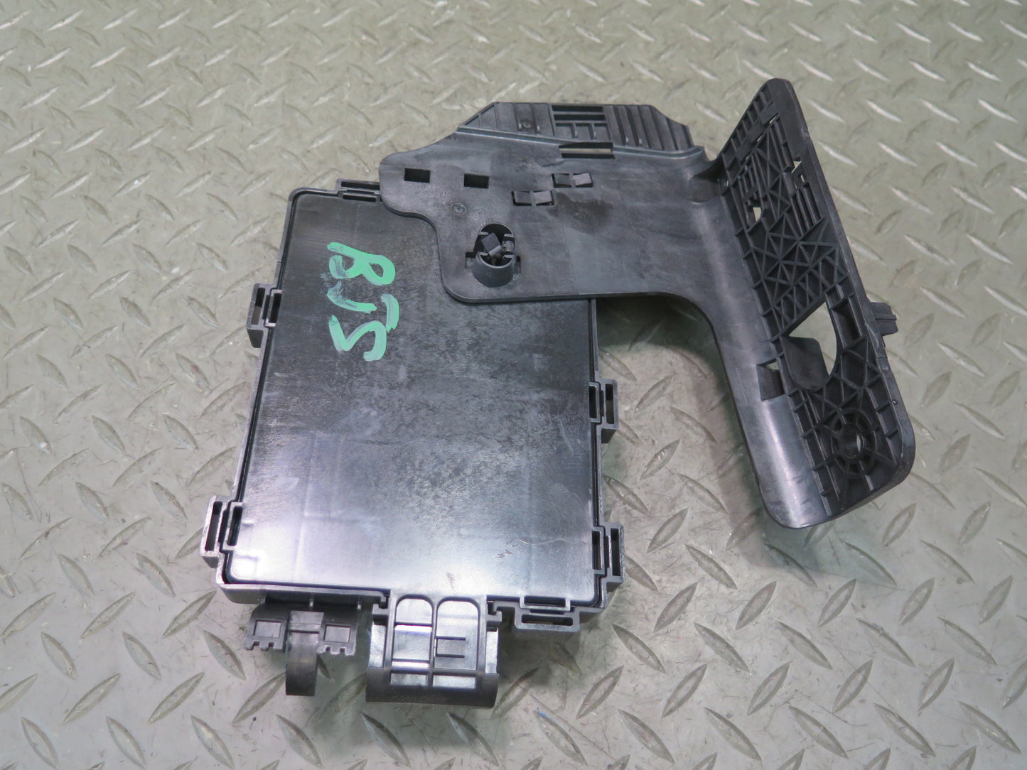 2016-2019 Tesla Model S 75D Front Cabin Fuse Relay Junction Box Module